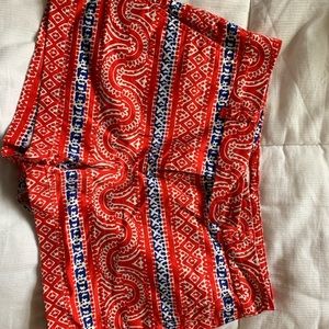 Red patterned vineyard vines shorts